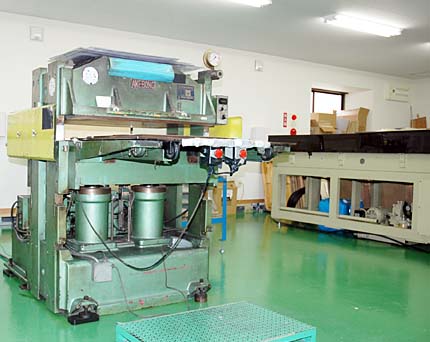 打ち抜き機 50t 最大有効900×500